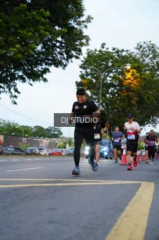Runner Photo 4195424