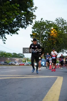Runner Photo 4195426