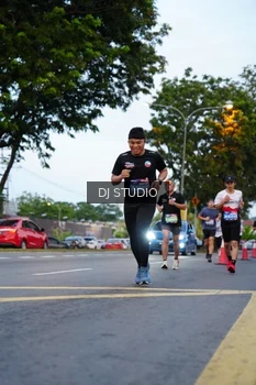 Runner Photo 4195430