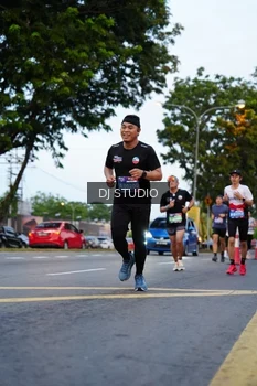 Runner Photo 4195431