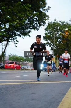 Runner Photo 4195433