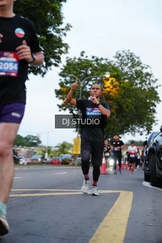 Runner Photo 4195435