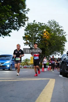 Runner Photo 4195436