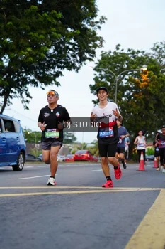 Runner Photo 4195444