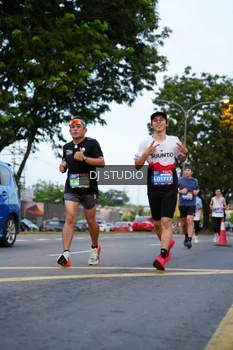Runner Photo 4195446