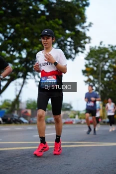 Runner Photo 4195452