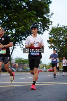 Runner Photo 4195453