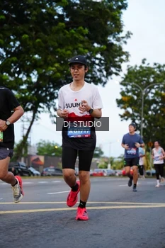 Runner Photo 4195454