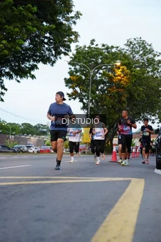 Runner Photo 4195455