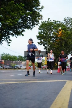 Runner Photo 4195457