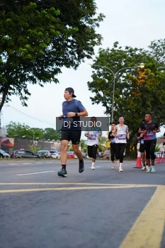 Runner Photo 4195465