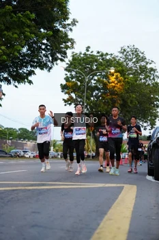 Runner Photo 4195467