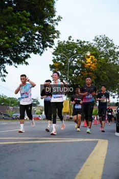 Runner Photo 4195472
