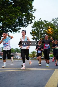 Runner Photo 4195475