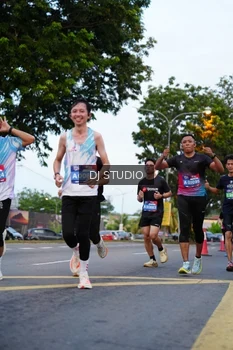 Runner Photo 4195478