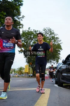 Runner Photo 4195494