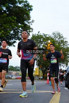 Runner Photo 4195500