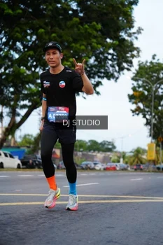 Runner Photo 4195535