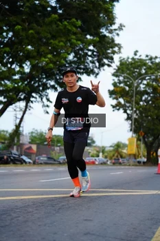 Runner Photo 4195536