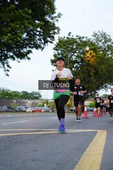 Runner Photo 4195555