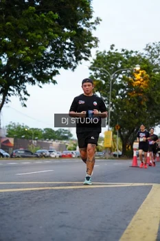 Runner Photo 4195570