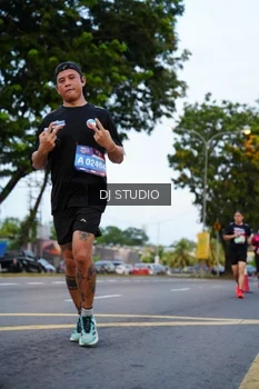 Runner Photo 4195578