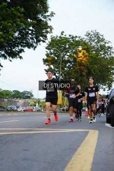 Runner Photo 4195595