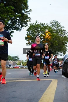 Runner Photo 4195601