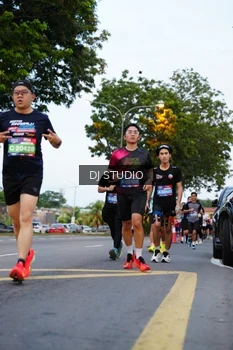 Runner Photo 4195610