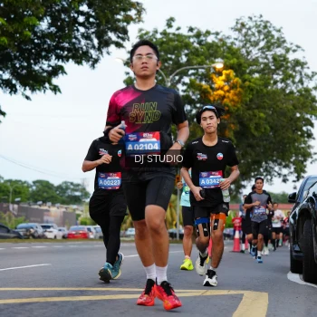 Runner Photo 4195612