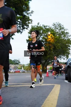 Runner Photo 4195618