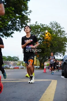 Runner Photo 4195621