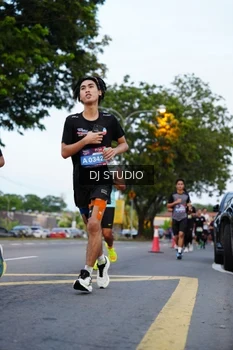 Runner Photo 4195623