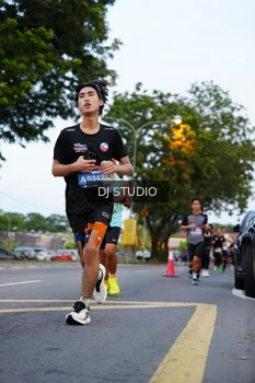 Runner Photo 4195624