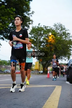 Runner Photo 4195625