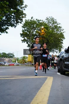 Runner Photo 4195636