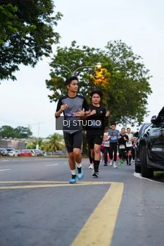 Runner Photo 4195639