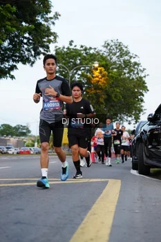 Runner Photo 4195645