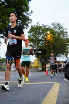 Runner Photo 4195646