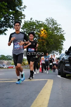 Runner Photo 4195648