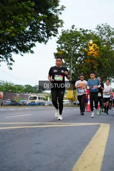 Runner Photo 4195655