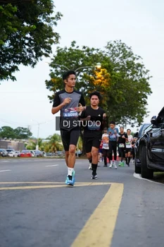 Runner Photo 4195656