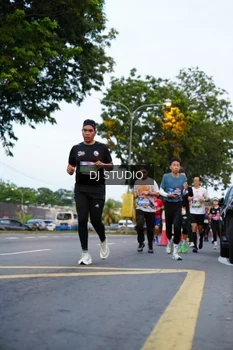 Runner Photo 4195658