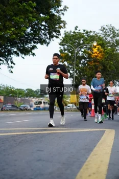 Runner Photo 4195659