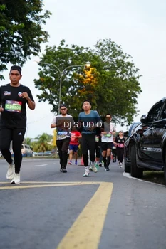Runner Photo 4195660