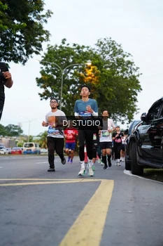 Runner Photo 4195665
