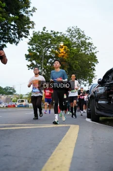 Runner Photo 4195666