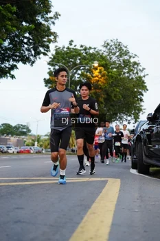 Runner Photo 4195670