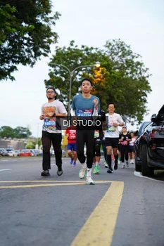 Runner Photo 4195672