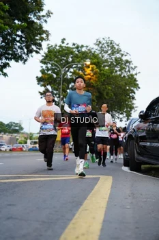 Runner Photo 4195674
